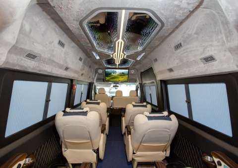 Solati Limousine 10 chỗ - Skybus Solati Special 1