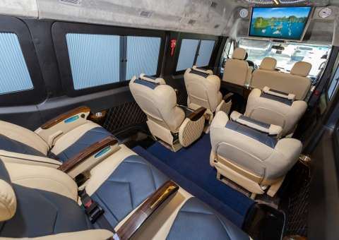 Solati Limousine 10 chỗ - Skybus Solati Special 2