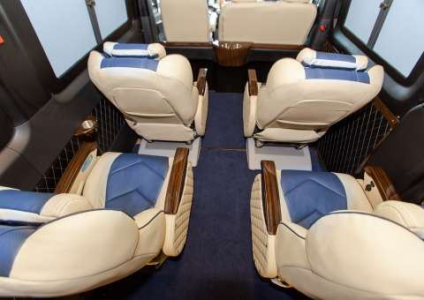 Solati Limousine 10 chỗ - Skybus Solati Special 4