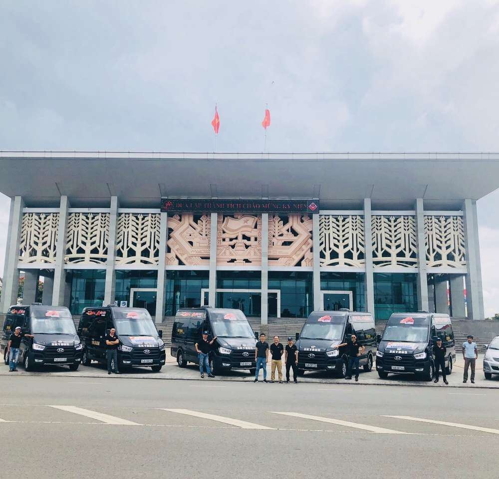 Solati Limousine SKYBUS Bold - Dong Hanh Limousine 2