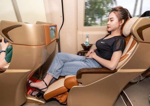 Solati Limousine 10 chỗ - Skybus Limited 11