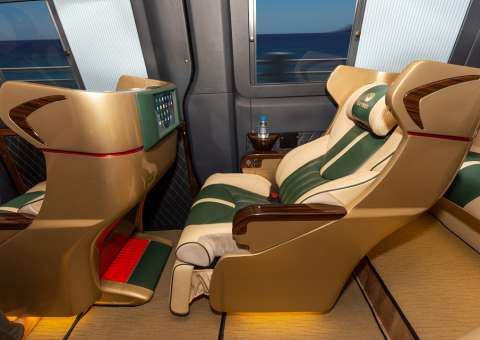 Solati Limousine 10 chỗ - Skybus Limited 7